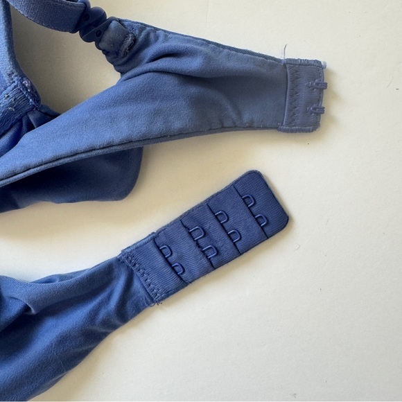 Victoria's Secret Bra Body by Victoria Push Up Periwinkle Lace Sz 32C - Picture 9 of 12